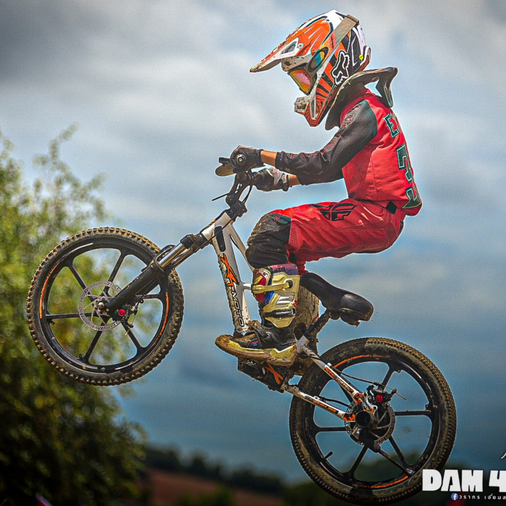 XRT_Moto_20in_20inch_rebel_pro_race_pur-speed_Pur_speed_stacyc_white_front_suspension